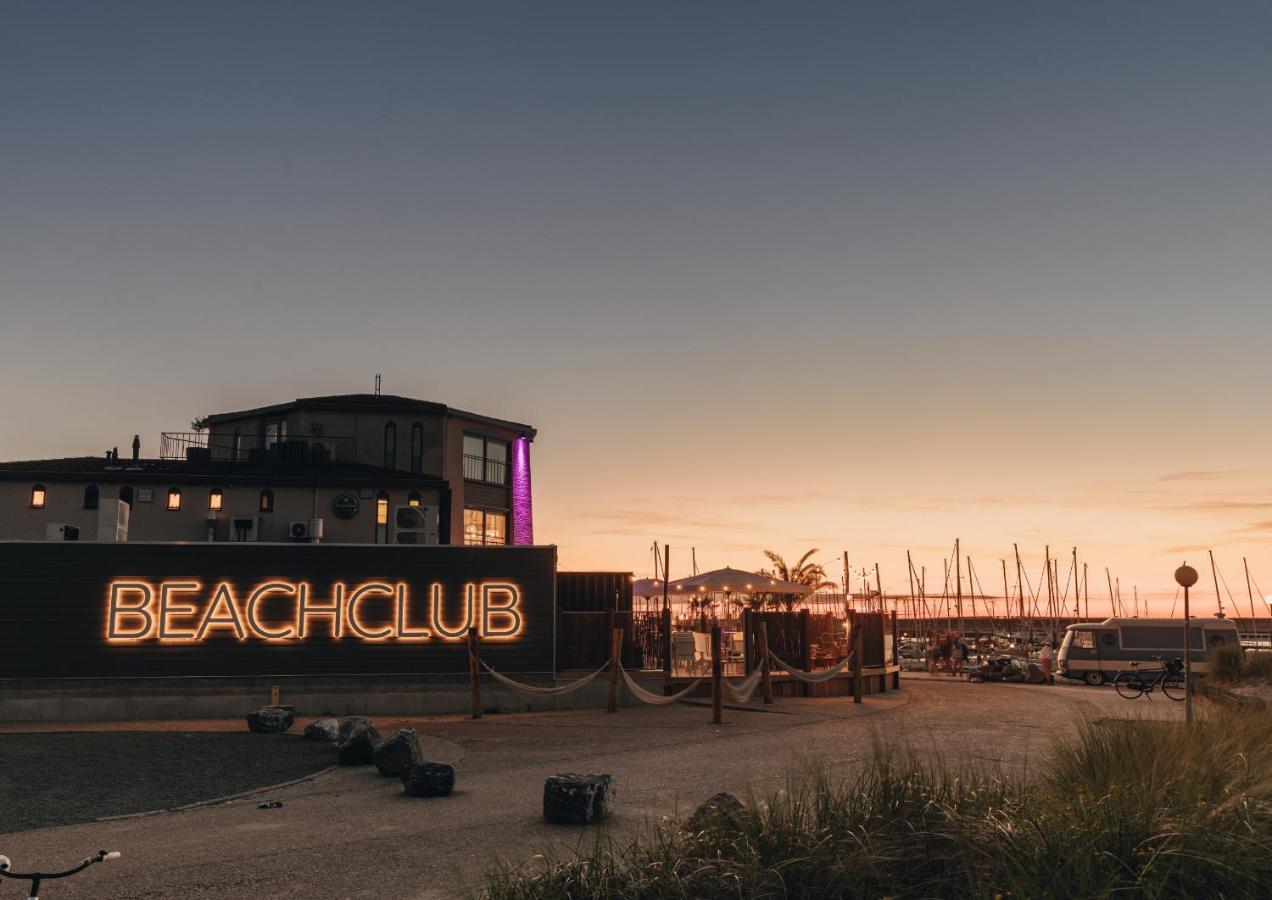 Rbr 747 - Beach Resort 캄퍼란트 외부 사진